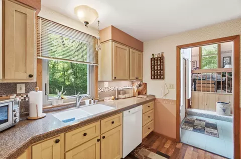 Kitchen - 2700 Cardinal Rd, Springfield, OH 45502 photo 3 of 7