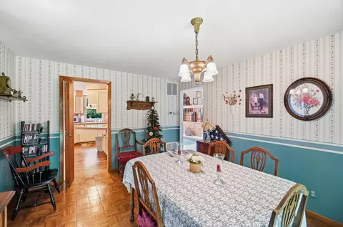 Dining - 2700 Cardinal Rd, Springfield, OH 45502 photo 4 of 5