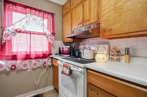 Kitchen - 308 Birch Rd, Springfield, OH 45503 photo 3 of 4