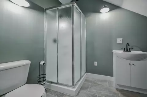 Bath - 3301 Troy Rd, Springfield, OH 45504 photo 2 of 2