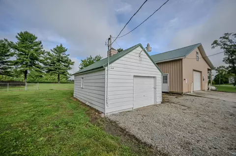 Exterior - 3301 Troy Rd, Springfield, OH 45504 photo 4 of 7