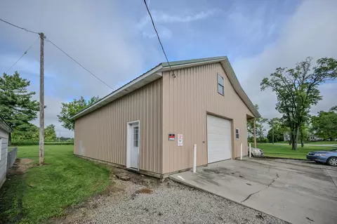 Exterior - 3301 Troy Rd, Springfield, OH 45504 photo 6 of 7