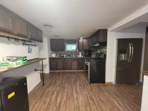 Kitchen - 2910 Fowler Rd, Springfield, OH 45502 photo 2 of 2