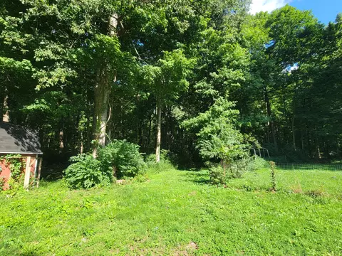 Exterior - 2910 Fowler Rd, Springfield, OH 45502 photo 5 of 10
