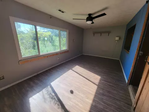 Living - 2910 Fowler Rd, Springfield, OH 45502 photo 1 of 3