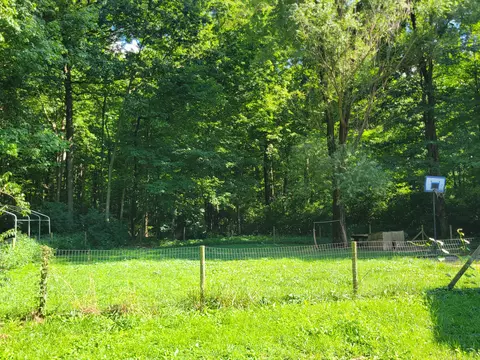 Exterior - 2910 Fowler Rd, Springfield, OH 45502 photo 6 of 10