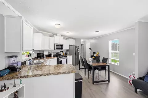 Kitchen - 4100 Troy Rd #36, Springfield, OH 45502 photo 1 of 3