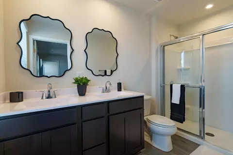 Bath - 1423 Silverleaf Oak St, Sidney, OH 45365 photo 2 of 3