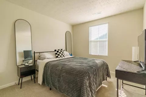 Bedroom - 1423 Silverleaf Oak St, Sidney, OH 45365 photo 5 of 6