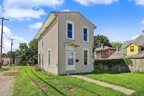 Exterior - 11 E Southern Ave, Springfield, OH 45506 photo 2 of 4