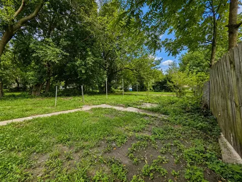 Exterior - 131-133 E Southern Ave, Springfield, OH 45505 photo 3 of 9