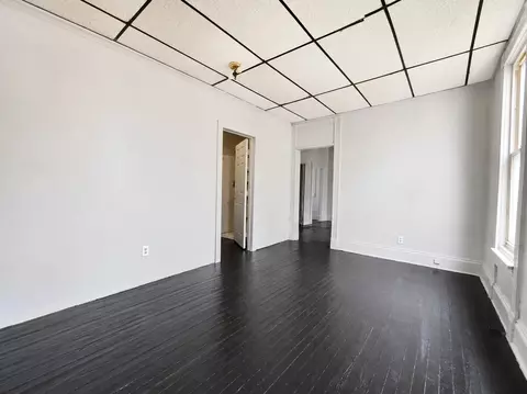 Living - 131-133 E Southern Ave, Springfield, OH 45505 photo 6 of 9