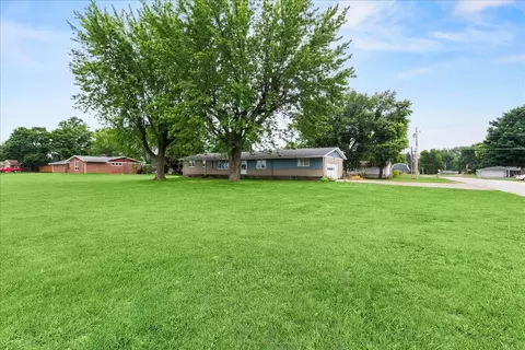 Exterior - 720 Cretcher Ave, De Graff, OH 43318 photo 2 of 8