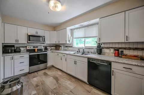 Kitchen - 1939 Westgate Rd, Springfield, OH 45504 photo 1 of 3