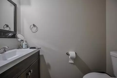 Bath - 1939 Westgate Rd, Springfield, OH 45504 photo 1 of 4