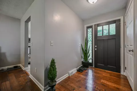 Entry Way - 1939 Westgate Rd, Springfield, OH 45504 photo 1 of 4