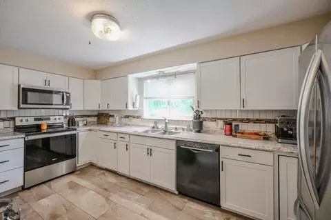 Kitchen - 1939 Westgate Rd, Springfield, OH 45504 photo 3 of 3