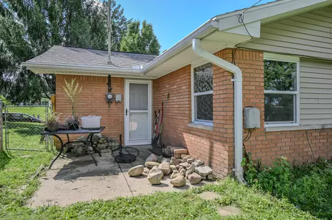 Exterior - 1939 Westgate Rd, Springfield, OH 45504 photo 6 of 8