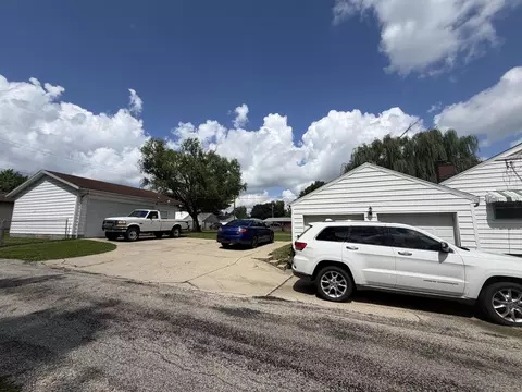 Exterior - 635 S Walnut Ave, Sidney, OH 45365 photo 3 of 5