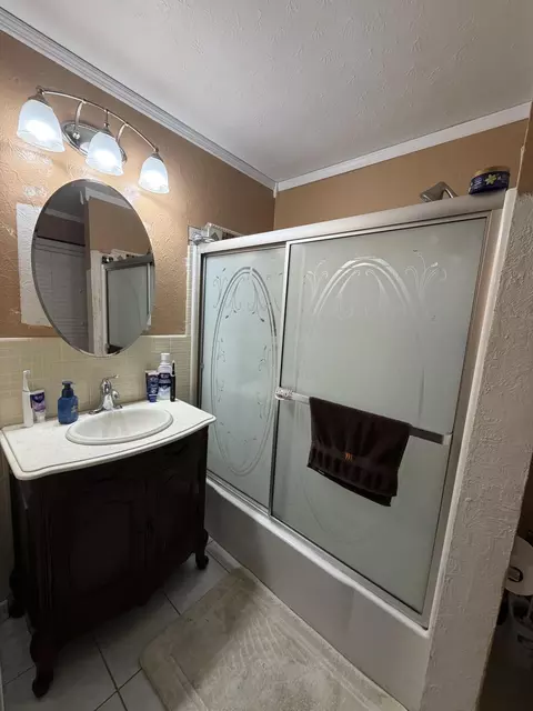Bath - 635 S Walnut Ave, Sidney, OH 45365 photo 1 of 2