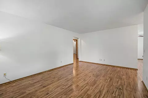 Living - 2939 Avery Cir, Springfield, OH 45503 photo 3 of 5
