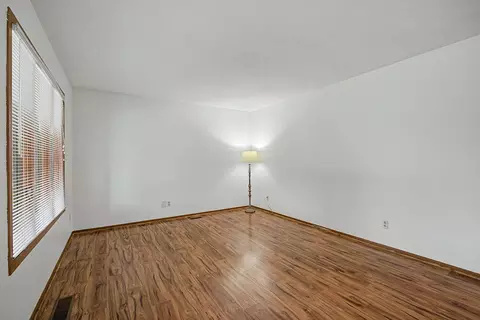 Living - 2939 Avery Cir, Springfield, OH 45503 photo 1 of 5