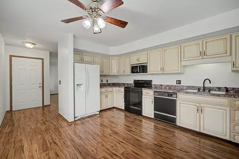 Kitchen - 2939 Avery Cir, Springfield, OH 45503 photo 2 of 3
