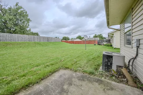Exterior - 2160 Amarillo Ave, Springfield, OH 45503 photo 5 of 6