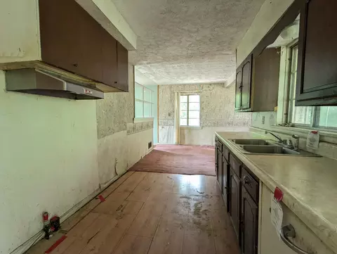 Kitchen - 236 W Singer St, Springfield, OH 45506 photo 1 of 1