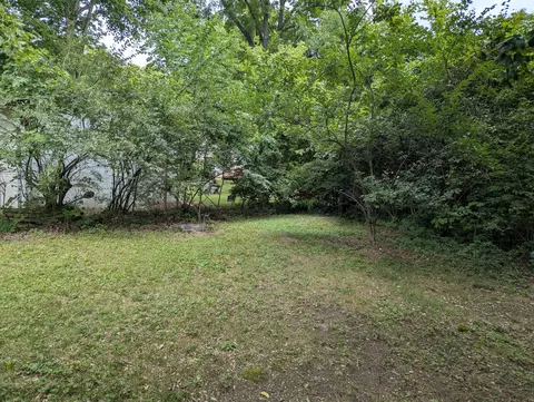 Exterior - 236 W Singer St, Springfield, OH 45506 photo 3 of 4