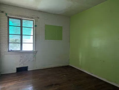Bedroom - 236 W Singer St, Springfield, OH 45506 photo 5 of 5