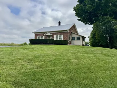 Exterior - 2156 Shrine Rd, Springfield, OH 45502 photo 9 of 12