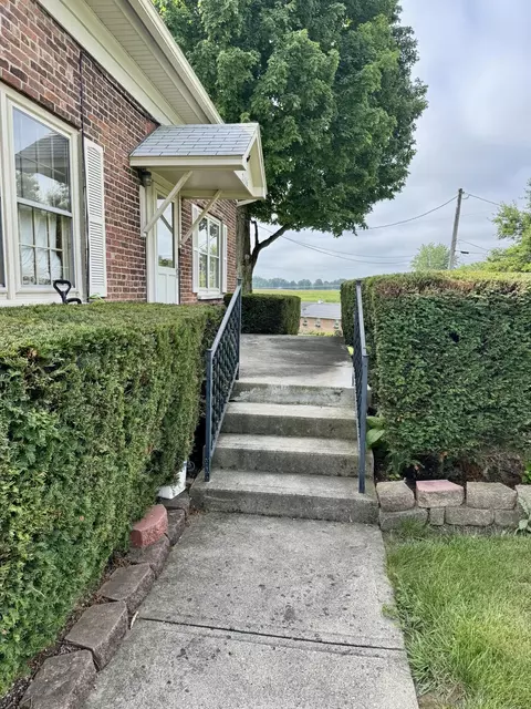 Exterior - 2156 Shrine Rd, Springfield, OH 45502 photo 6 of 12