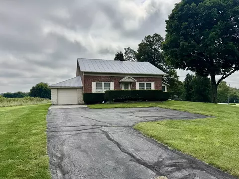 Exterior - 2156 Shrine Rd, Springfield, OH 45502 photo 10 of 12
