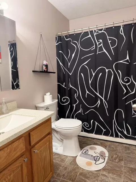Bath - 1370 Maple Leaf Ct, Sidney, OH 45365 photo 2 of 2