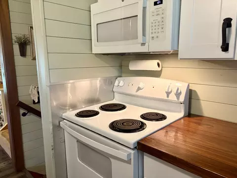 Kitchen - 5606 Middle Urbana Rd, Springfield, OH 45502 photo 3 of 5