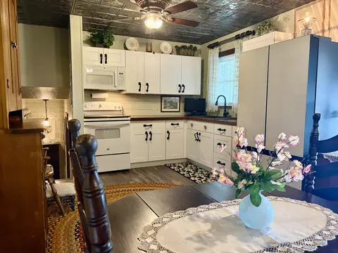 Kitchen - 5606 Middle Urbana Rd, Springfield, OH 45502 photo 1 of 5
