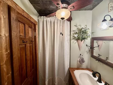 Bath - 5606 Middle Urbana Rd, Springfield, OH 45502 photo 5 of 5