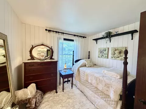 Bedroom - 5606 Middle Urbana Rd, Springfield, OH 45502 photo 5 of 7