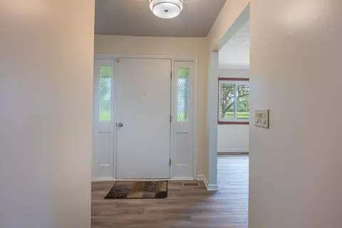 Entry Way - 4845 Broadway Rd, Springfield, OH 45502 photo 1 of 2