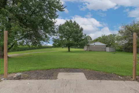 Exterior - 4845 Broadway Rd, Springfield, OH 45502 photo 5 of 9