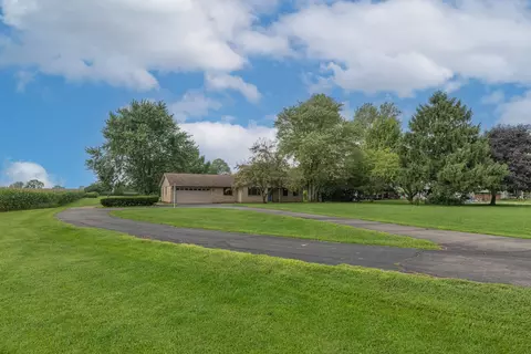 Exterior - 4845 Broadway Rd, Springfield, OH 45502 photo 3 of 9