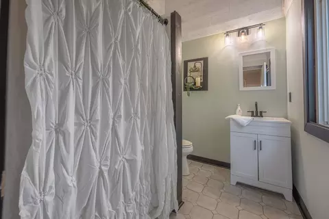 Bath - 4845 Broadway Rd, Springfield, OH 45502 photo 1 of 4