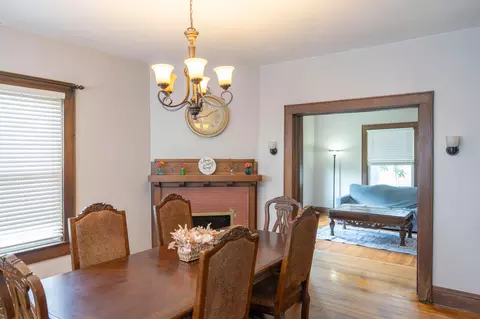 Dining - 2201 Elmwood Ave, Springfield, OH 45505 photo 2 of 3