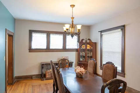 Dining - 2201 Elmwood Ave, Springfield, OH 45505 photo 1 of 3