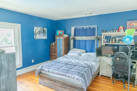 Bedroom - 2201 Elmwood Ave, Springfield, OH 45505 photo 3 of 8