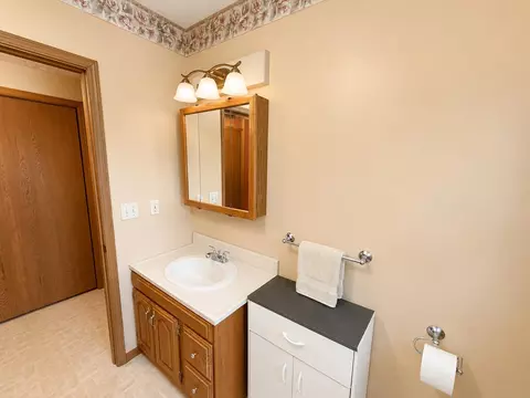 Bath - 218 Harrison St, Kenton, OH 43326 photo 1 of 3