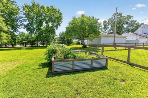 Exterior - 110 N Walker St, De Graff, OH 43318 photo 4 of 8