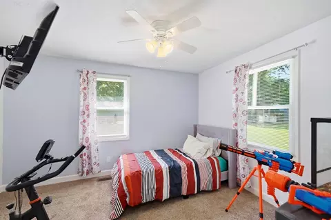 Bedroom - 4310 Yale St, Springfield, OH 45502 photo 5 of 7