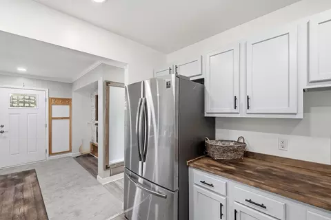 Entry Way - 4310 Yale St, Springfield, OH 45502 photo 1 of 2